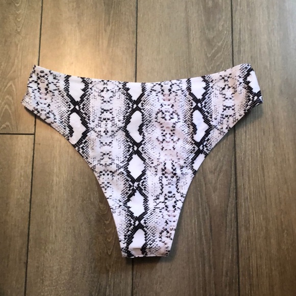 NWT bathing suit bottoms - Picture 3 of 3